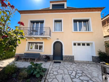 maison de caractère de plus de 230 m2 hab avec garage en ple