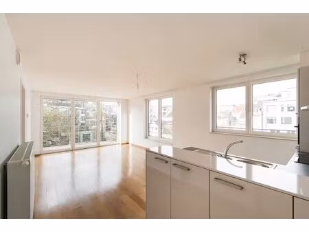 appartement à louer à avenue pierre devis 18 auderghem (vbe38794)