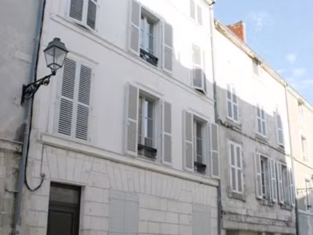 grand t2 50m² – centre ville proche du vieux port de la rochelle