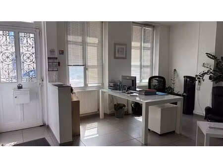 fontainebleau immeuble de bureaux a louer