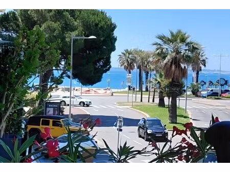 appartement 3 pièces de standing – vue hippodrome et mer – à 50 m de la plage**