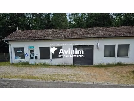vente commerce saint amour 39160 180m²