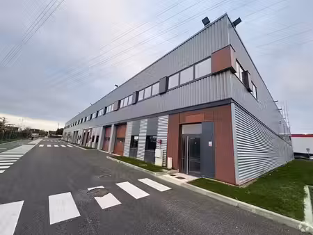 location local d’activités 467m² à 1317m²