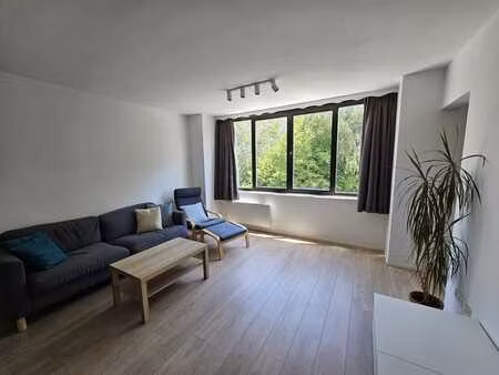 appartement 2 ch avec garage. 920€ + 90€ (charges)