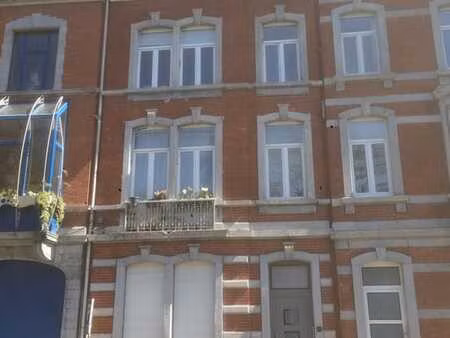 charmant appartement face à la boverie