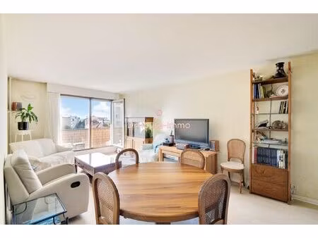 appartement familial avec terrasses/ 3 chambres.