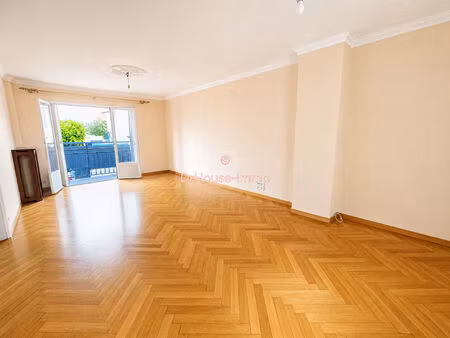 maison 3 chambres stationnement sous sol