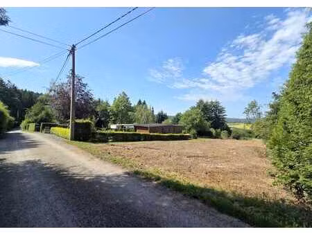 terrain de 6 24 ares situé dans un quartier calme !