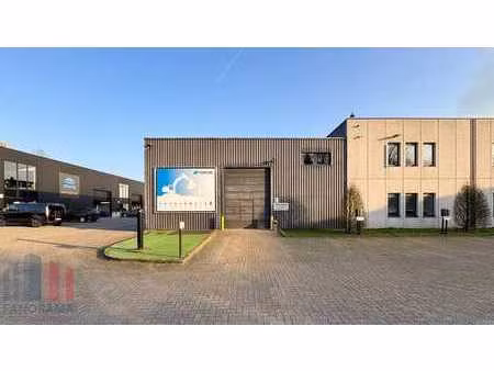 pme-unit avec 455 m² d’entrepôt  60 m² de mezzanine et 26...