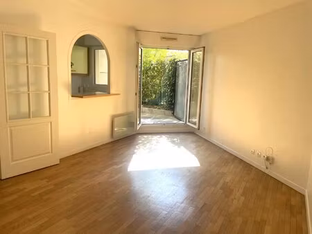 92100 - rue heinrich - 2 pieces avec terrasse