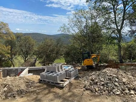 superbe terrain de 1237 m² avec une vue incroyable dans un petit village du vallespir proc
