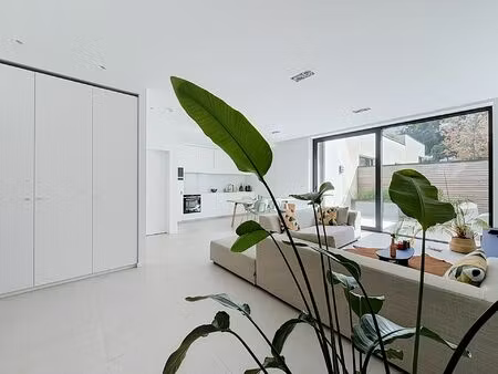 rez-de-chaussée à louer avec terrasse et 1 chambre   forest (vbe38801)