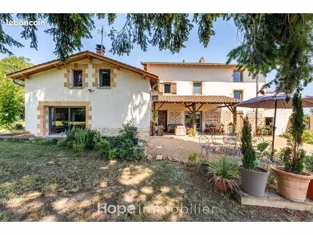 maison 6 pièces 250 m²