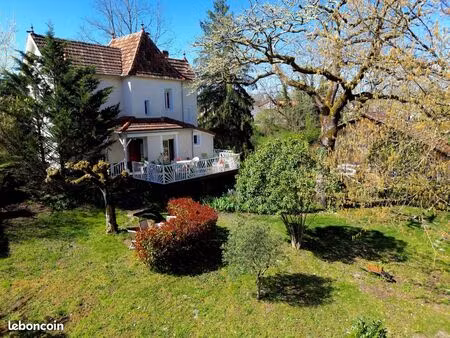 propriété 5 pièces 82 m²