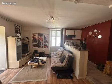 immeuble 4 pièces 250 m²