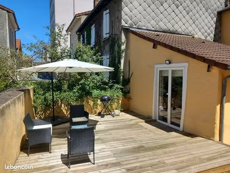 maisonnette meublée avec extérieur neuve