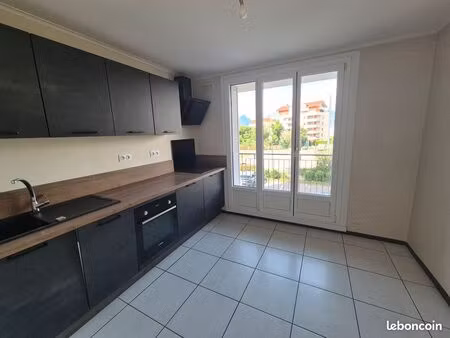appartement t3 cave et parking