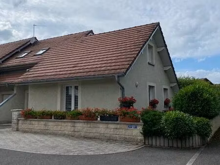 a louer maison mitoyenne f3 colombier fontaine