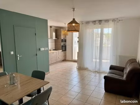 appartement t2 meublé de 47 m² avec balcon et garage – décines centre – disponible début j