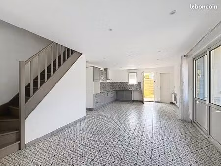 maison 3 pièces 70 m²