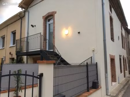 particulier loue grand t3 duplex d'environ 80m²