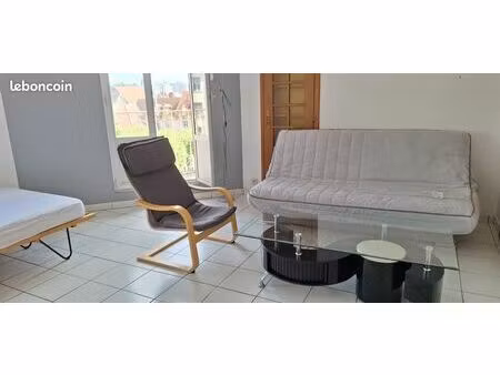 location studio meublé