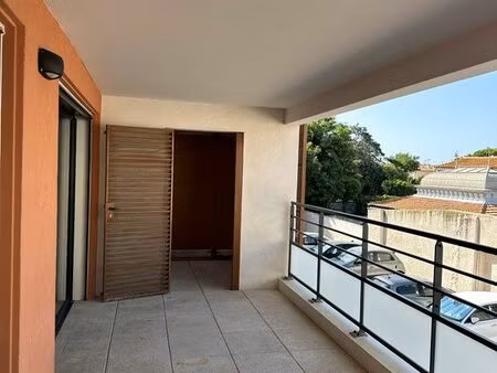 appartement t2 41m2 + 15m2 terrasse + parking privatif