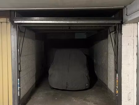 box fermé sécurisé - idéal voiture ou stockage