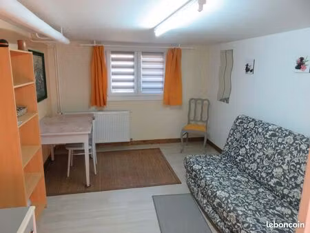 lour chambre d'étudiant