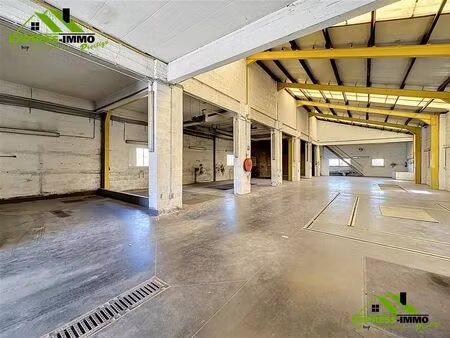 surface industrielle à louer de 740 m² à mont-saint-guibert (vbe38814)