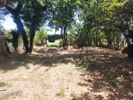 terrain 1044 m2