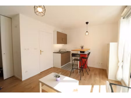 location appartement 1 pièce 24 m² à caluire-et-cuire (69300)