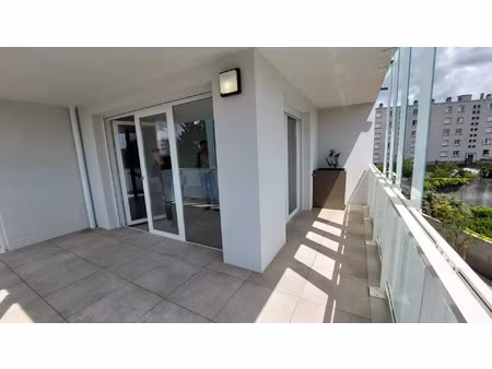 location appartement 3 pièces 70 m² à décines-charpieu (69150)
