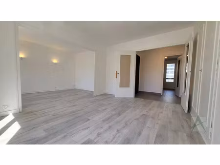 location appartement 3 pièces 67 m² à chambéry (73000)
