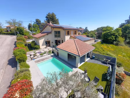 vente maison 8 pièces 200 m² vaugneray (69670)