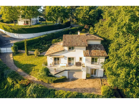 vente maison 6 pièces 210 m² charbonnières-les-bains (69260)
