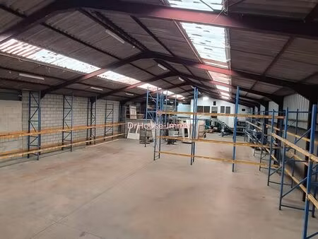 entrepôt de 700 m² stockage et bureaux