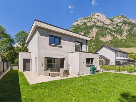 vente maison 4 pièces 137 m² porte-de-savoie (73800)