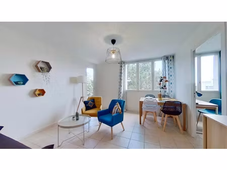 location appartement 4 pièces 72 m² à bron (69500)