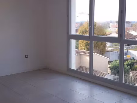 location appartement 86 m² à meyzieu (69330)