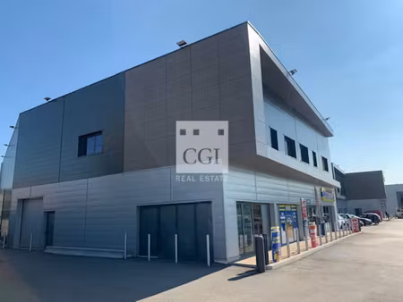 location bureau 300 m² à genay (69730)