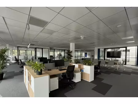 location bureau 1909 m² à saint-priest (69800)