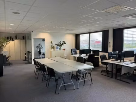 location bureau 150 m² à vaulx-en-velin (69120)