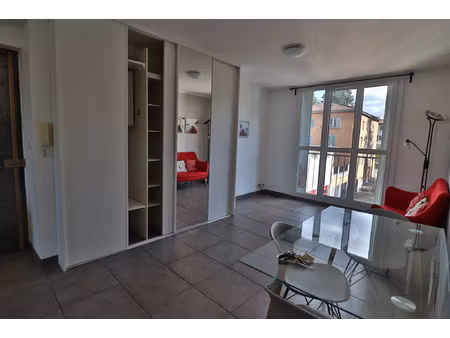 location appartement 3 pièces 52 m² à charbonnières-les-bains (69260)