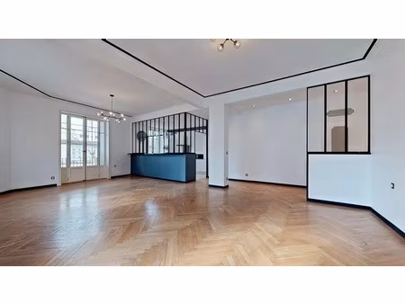 location appartement 3 pièces 125 m² à lyon 6 (69006)