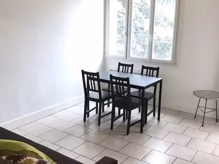 location appartement 2 pièces 42 m² à lyon 8 (69008)