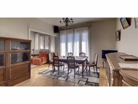 location appartement 4 pièces 80 m² à lyon 8 (69008)