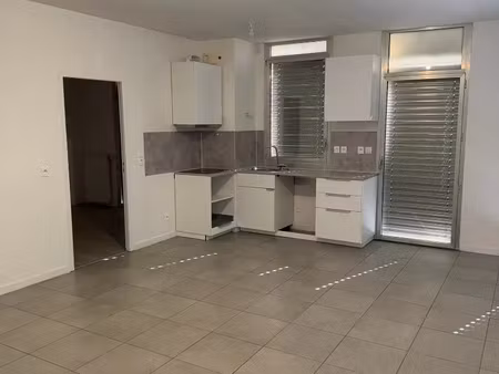 location appartement 3 pièces 64 m² à villeurbanne (69100)