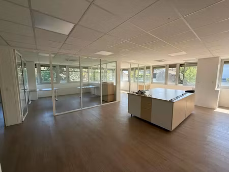 location bureau 172 m² à caluire-et-cuire (69300)