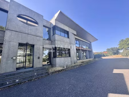 location commerce 3204 m² à décines-charpieu (69150)